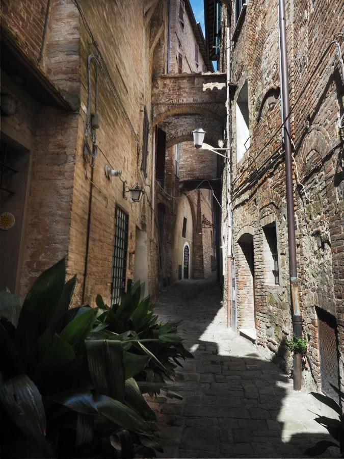 Azzi B&B Comfortably, In The Quietness Of The Perugia Historical Centre Eksteriør billede